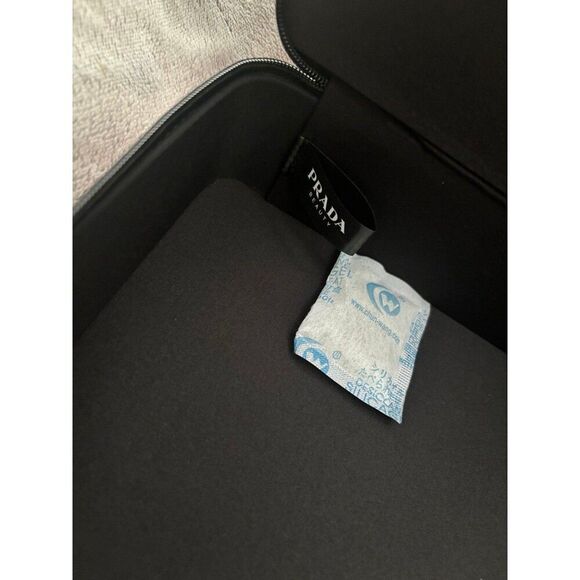 Prada makeup/jewelry case - Picture 5 of 6